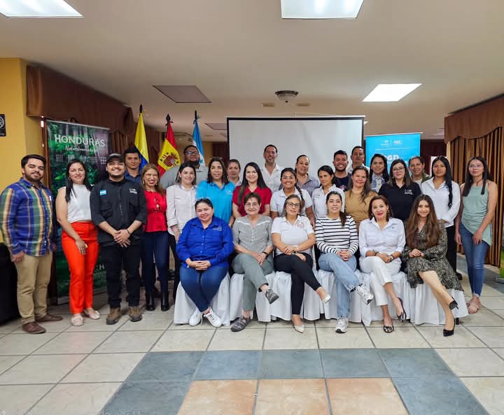 IHT junto al viceministro de Colombia, finalizan con éxito los talleres de fortalecimiento del producto turístico cafetalero en Honduras